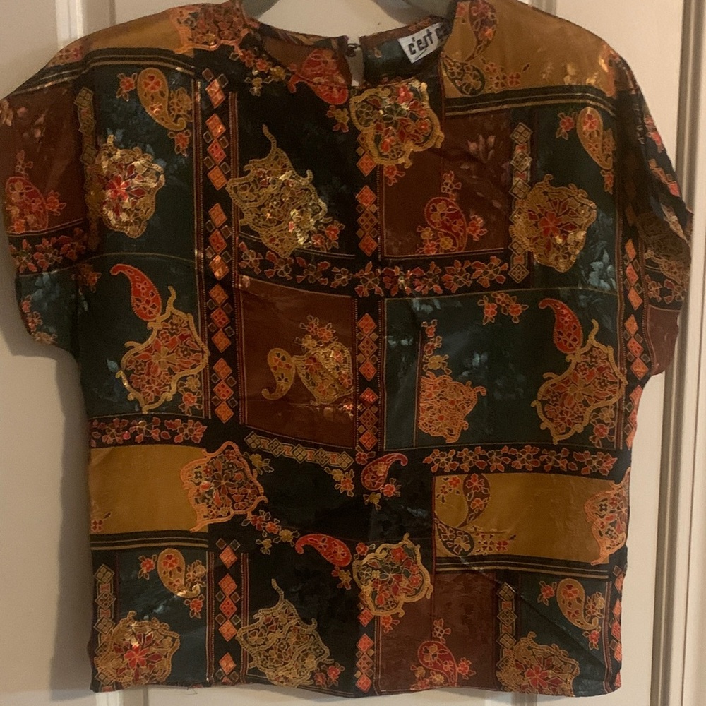 Colorful Paisley Print Top vintage size small has shoulder pads